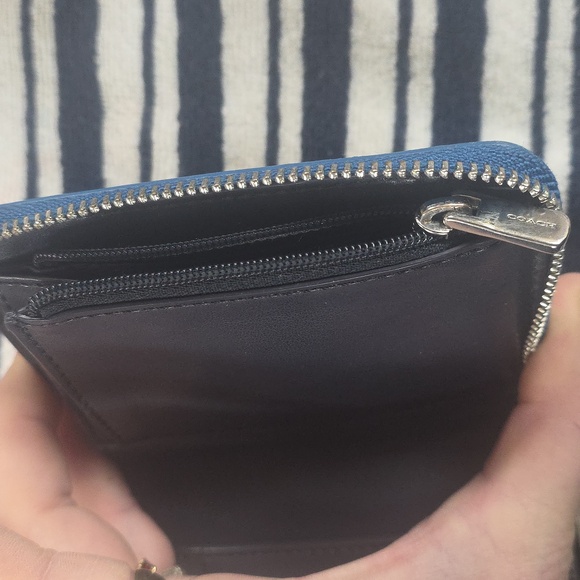 Coach Dempsey Wallet - Picture 4 of 7